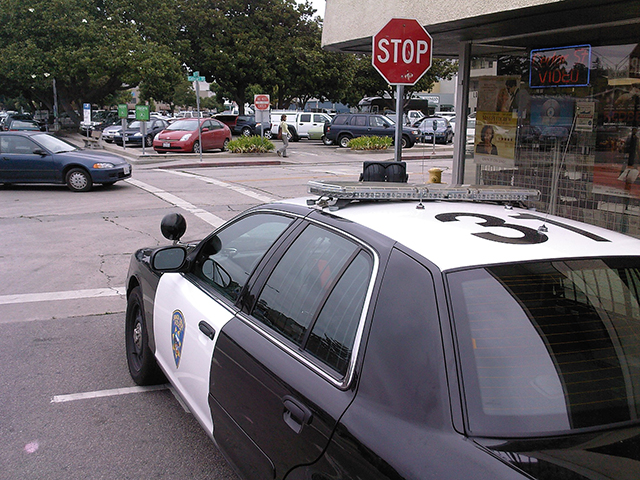 parked-police_9-10-08.jpg 
